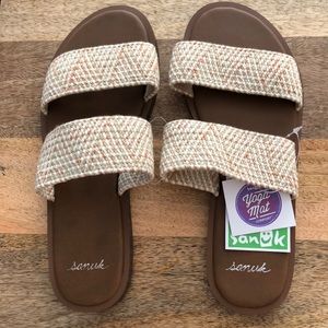 Sanuk Yoga Gora Gora women’s size 5